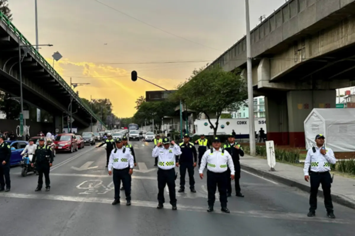 Operativo de tránsito en Viaducto Río de la Piedad, col. Granjas México en CDMX. Foto: X (@OVIALCDMX)
