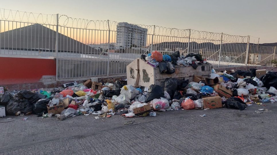 Así se ve la basura en el Pedregal; contenedores al límite y mucha preocupación
