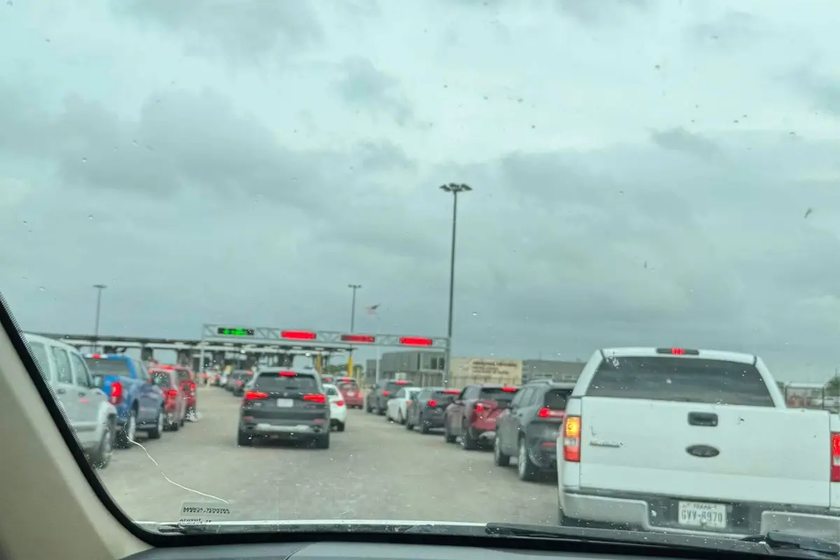 Así se encuentran las filas en los puentes internacionales de Reynosa | Foto: redes sociales