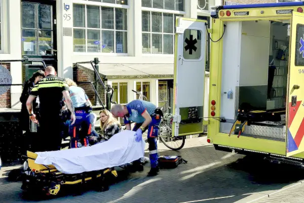 Cinco personas resultan heridas en un apuñalamiento en Ámsterdam