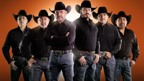 La vez que Intocable cantó en el show de medio tiempo de un partido de la NFL y enamoró