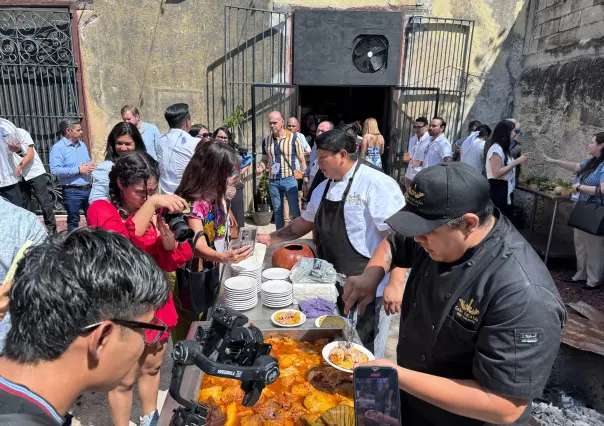 Casa Yucatán recibe el reconocimiento por la Mejor Experiencia Gastronómica Ancestral