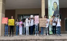 Protestan estudiantes de la UAT Tampico por recibir tutoriales y no clases en las aulas