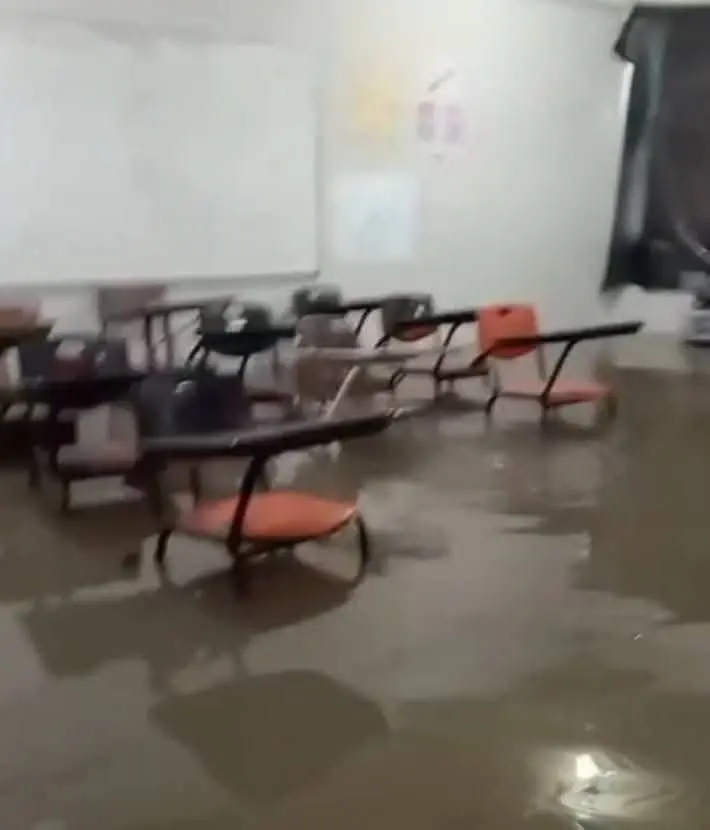 imagen recuadro Ante las fuertes lluvias que desataron una situación de emergencia en Reynosa, Tamaulipas, las actividades escolares tuvieron que ser suspendidas. Foto: Redes Sociales