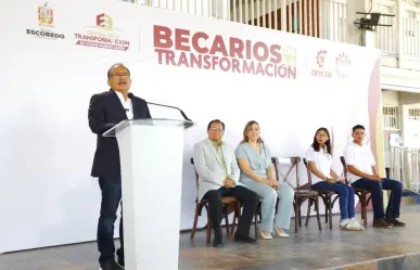 Andrés Mijes lleva el programa Becarios de la Transformación al CBTIS 258 Mariano Escobedo