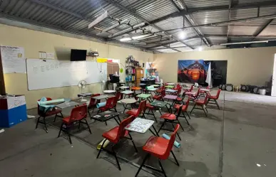 VIDEO | Estudiantes de secundaria toman clases en un viejo palenque; esta es la razón