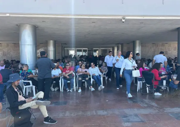 Sindicato de Burócratas en BCS rechaza propuesta estatal y continúa negociación