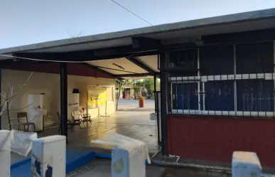 Una semana sin clases por falta de luz, denuncian padres de familia