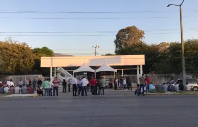 Maestros de la sección 30 del SNTE exigen cumplimiento de acuerdos y pagos pendientes