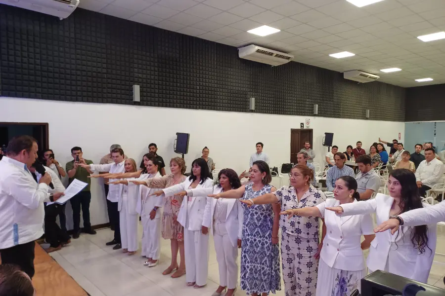 Jóvenes empresarios rinden protesta como dirigentes del sector en la CANACO Servytur Mérida
