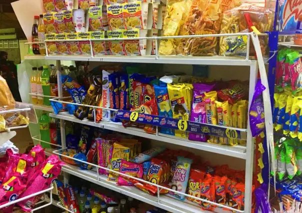 Venta de comida chatarra sigue fuera de escuelas en Tamaulipas pese a plan de salud