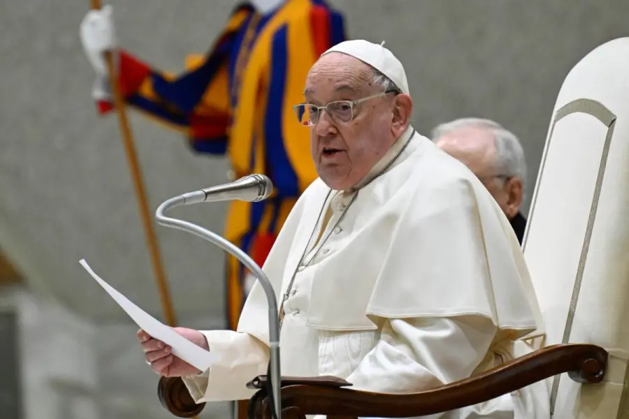 El Papa Francisco presenta mejoría tras salir del hospital Gemelli