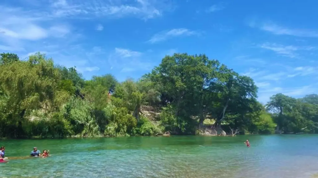 El río que está a 15 minutos de Victoria y es una gran opción para divertirte en familia