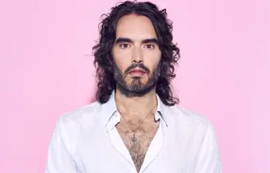 Russell Brand es acusado de haber violentado sexualmente a varias mujeres
