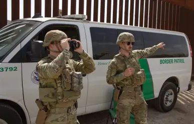 Soldados de Donald Trump refuerzan muro fronterizo de Estados Unidos con México 
