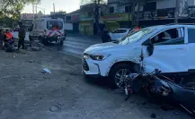 Motociclista resulta herido tras choque con automovilista en Iztapalapa