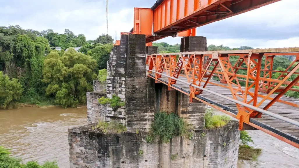 ¿Cuál es el puente de tablas más antiguo del continente americano, el cual se ubica en México?