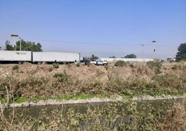 Hallazgo macabro: encuentran tres cuerpos embolsados en taxi de Cuautitlán Izcalli
