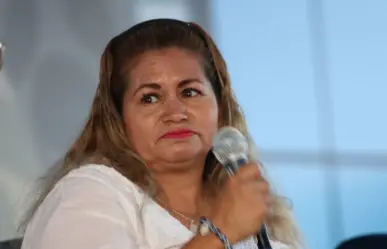 Ceci Flores, madre buscadora solicita reunión con Claudia Sheinbaum afuera de Palacio Nacional