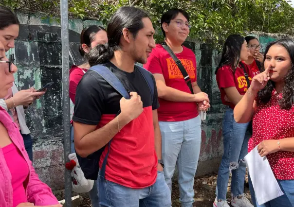 Maestros de Yucatán se manifiestan por horas de clase adicionales