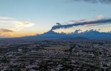 Volcán Popocatépetl lanza larga fumarola tras varios días de inactividad