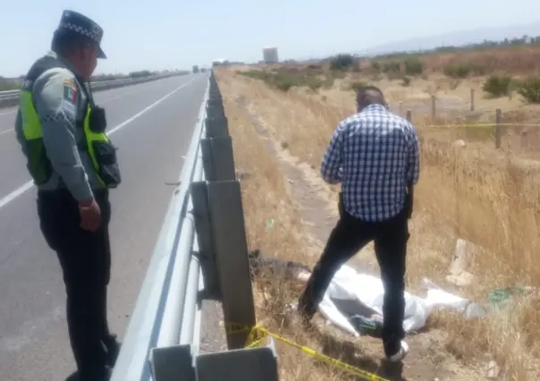 Localizan a un hombre muerto junto al Periférico de Durango