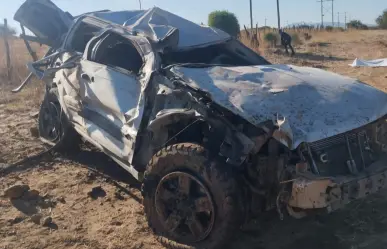 Mueren dos al volcar en la carretera Vicente Guerrero - Súchil