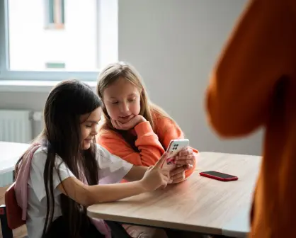 Congreso insiste en prohibición de celulares en escuelas de Nuevo León
