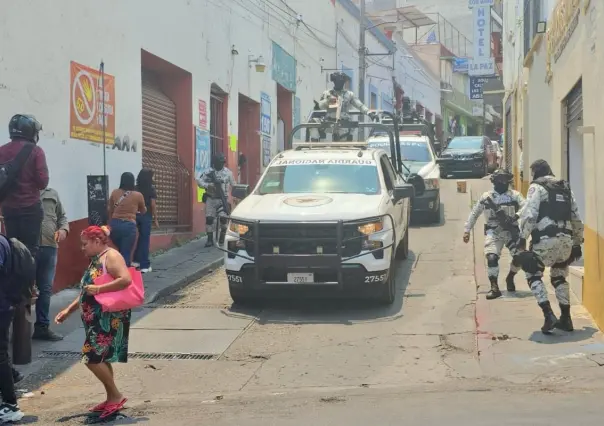 Detienen a tres con droga y armas en hotel del Centro de Cuernavaca
