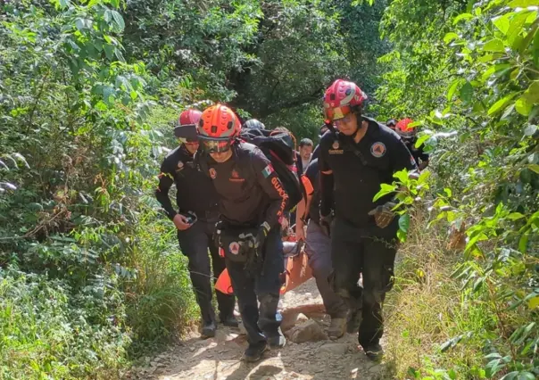 Rescatan a joven tras lesionarse en la zona de las cascadas del Cerro de la Silla