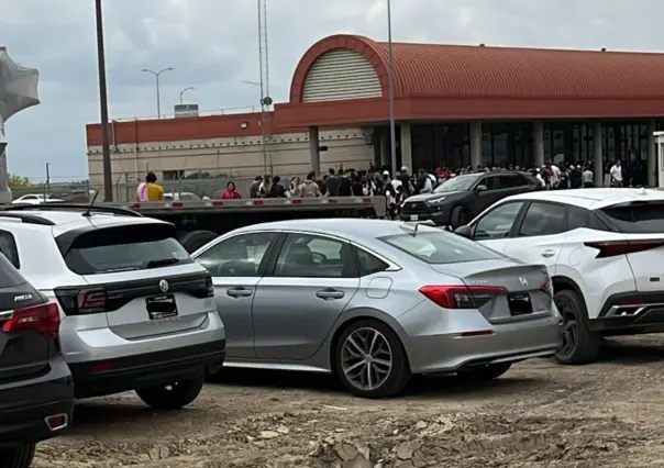Largas filas para cruzar por Puente Colombia previo a Semana Santa