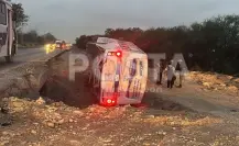 VIDEO | Fuerte volcadura entre Apodaca y Juárez deja al menos 7 heridos