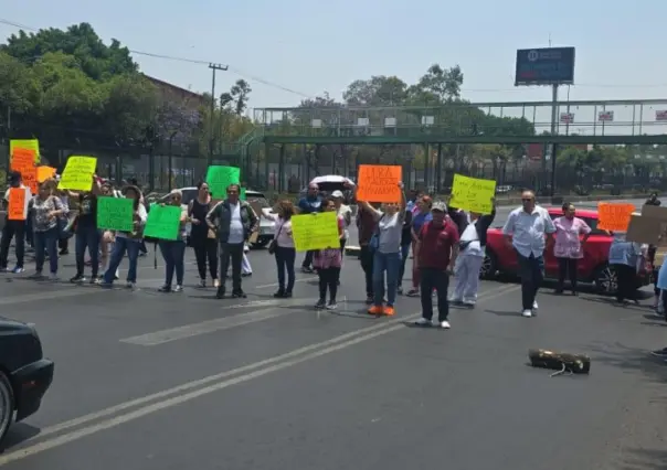 Trabajadores de Casa Cuna bloquean Calzada de Tlalpan