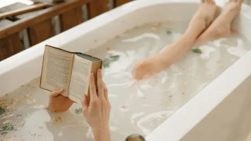 Baño de 7 hierbas: ¿para qué sirve y cómo se prepara?