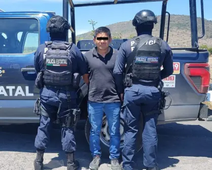 Finge ser patrulla y lo detienen en Edomex