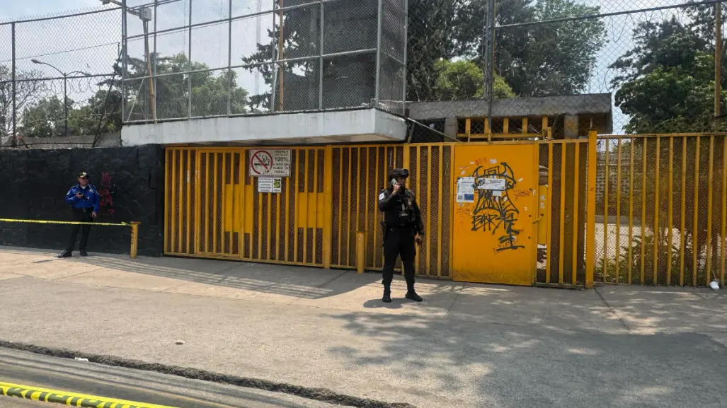 Prepa 5 de la UNAM, es desalojada por petardos que detonan dentro de tres zonas del plantel