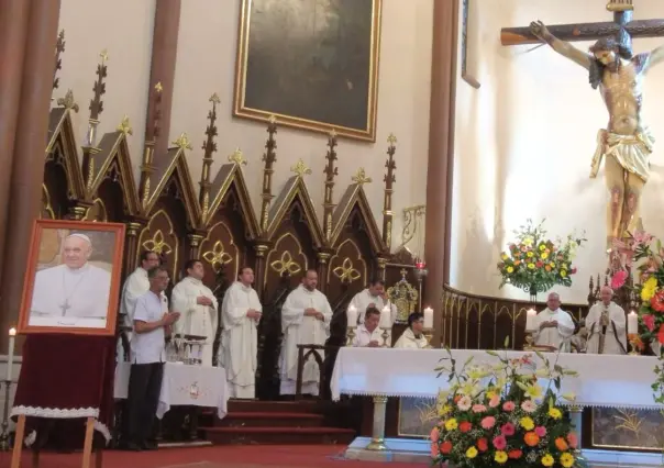 Celebran en Xalapa, Veracruz, eucaristía por el Papa Francisco