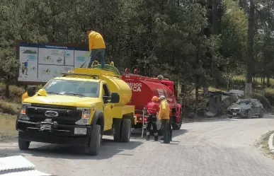 Cierran acceso al Nevado de Toluca; autoridades combaten incendios forestales