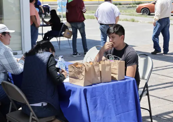 Realizan jornada del empleo en Saltillo dirigida a extrabajadores de General Motors
