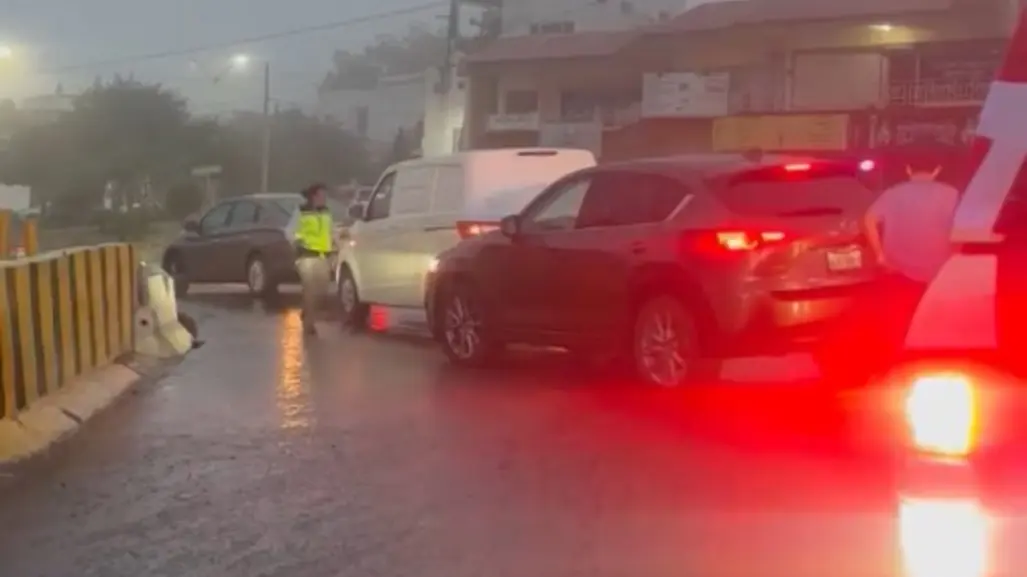 VIDEO | Choque múltiple paraliza la avenida Paseo de los Leones en Monterrey