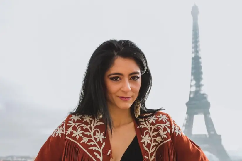Karla Lazo es una cantante tamaulipeca que radica en Paris, Francia. Foto: Axel Hassel