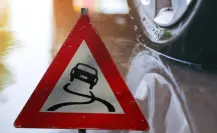 Lluvias en Monterrey generan pavimento resbaladizo: ¿Cómo evitar accidentes?