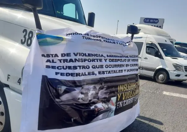 Transportistas bloquean parcialmente la autopista México-Querétaro