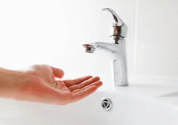 Manuel Guerra busca solución a falta de agua en García