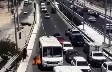 Sujetos incendian un autobús en Cabo San Lucas con pasajeros a bordo