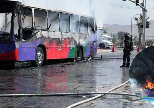 Autobús se incendia en Cabo San Lucas con personas a bordo por presunta falla mecánica