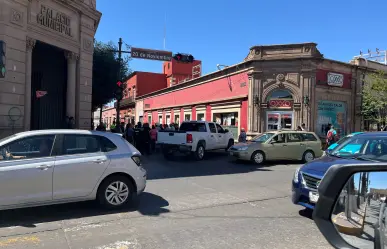 Manifestantes bloquean calle del centro de Durango; esta es la razón