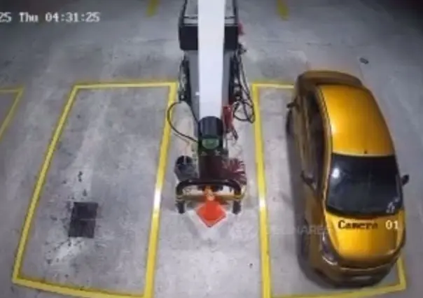 Le despachan gasolina en Linares y huye sin pagar 