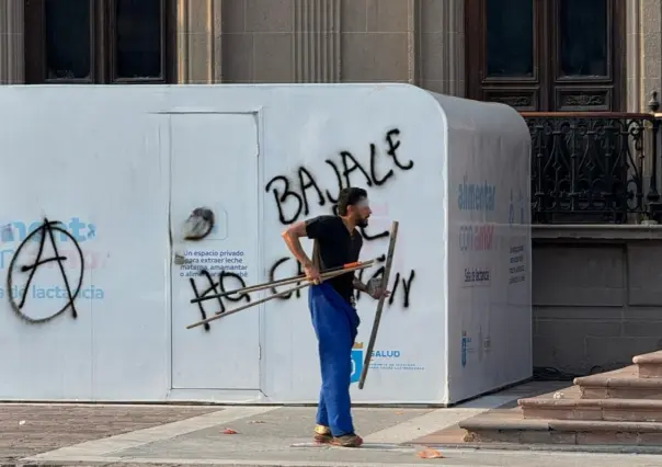 Juez declara legal la detención de manifestante por daños al Palacio de Gobierno