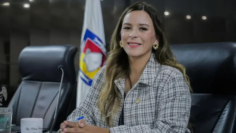 La presidenta de la Mesa Directiva aseguró que la votación se hizo conforme a la ley. Foto: Instagram / Arle Moreno